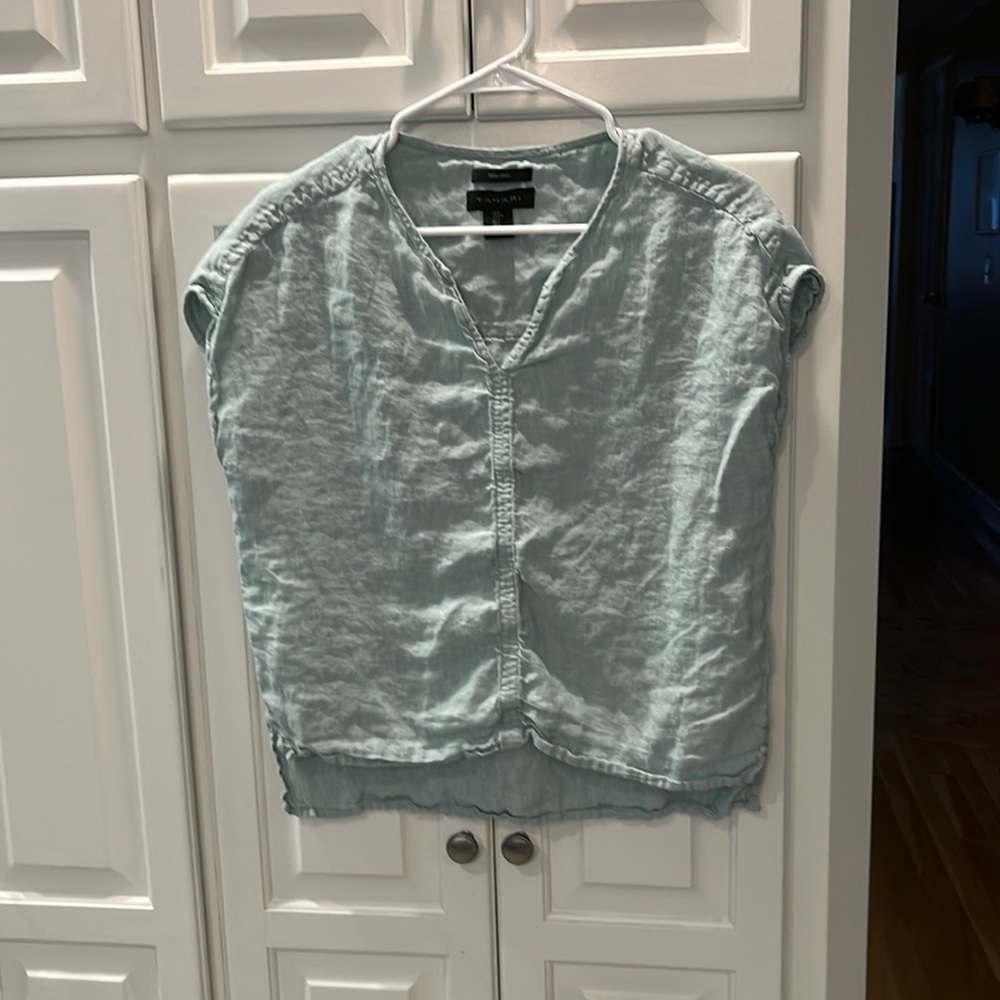 Tahari 100% linen short sleeve v neck.